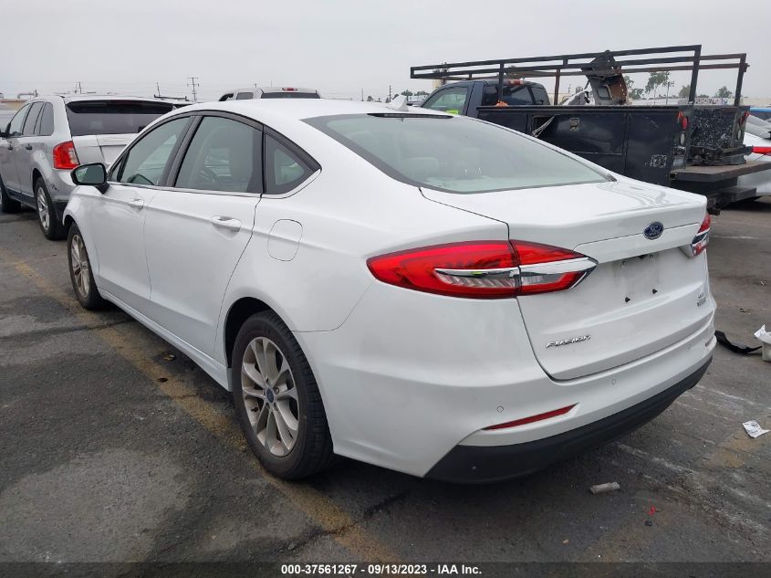 3FA6P0HD0LR202067 Ford Fusion SE 3