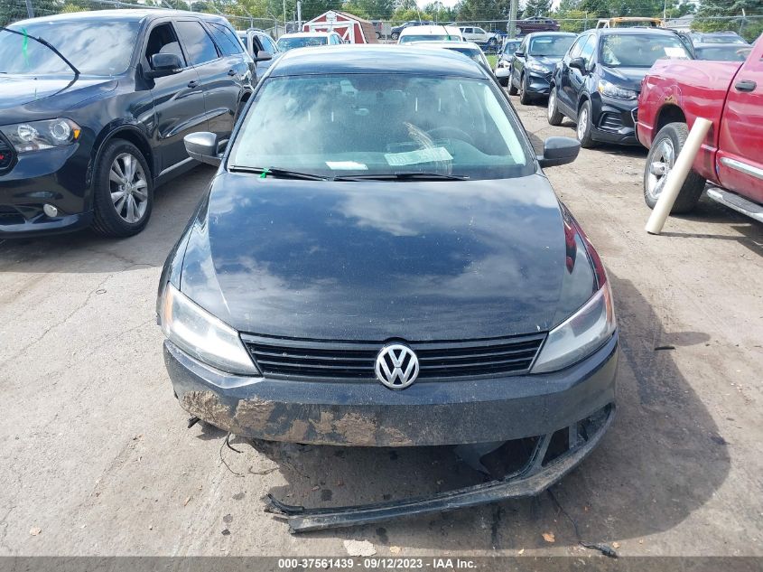 2014 VOLKSWAGEN JETTA SEDAN S - 3VW2K7AJXEM379044