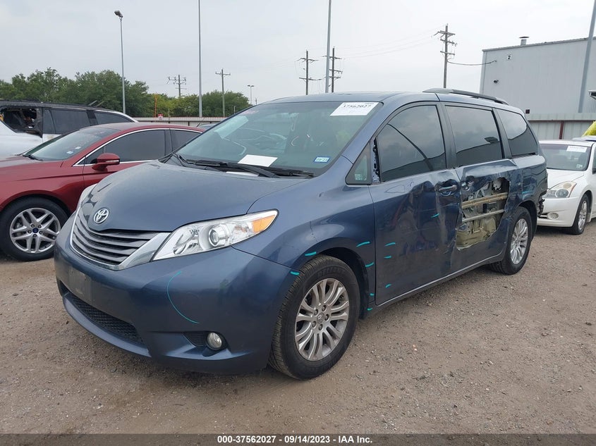 VIN 5TDYZ3DCXHS870877 2017 TOYOTA SIENNA XLE