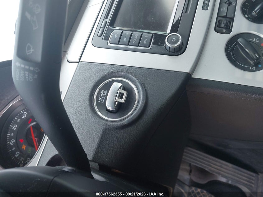2009 VOLKSWAGEN PASSAT SEDAN VIN: WVWJK73C99P023231