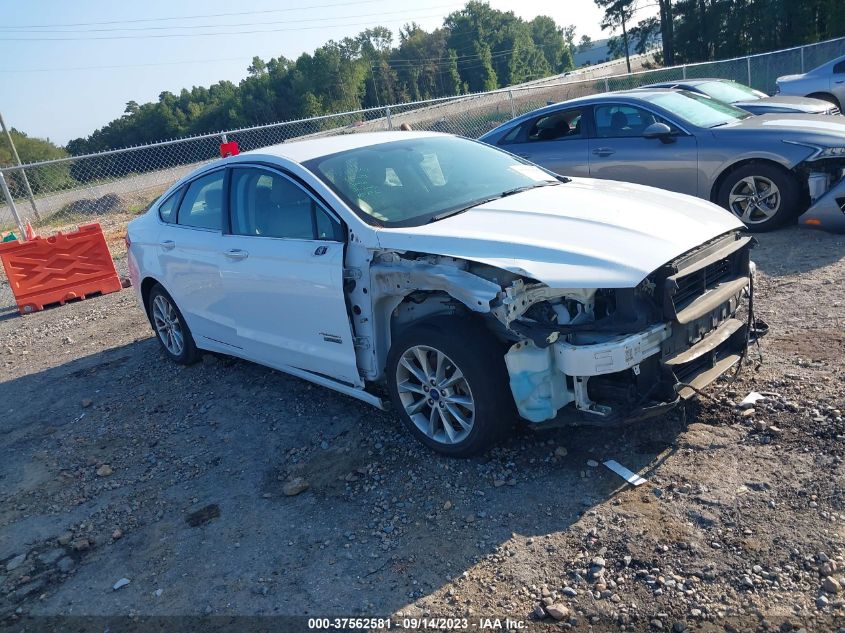 3FA6P0PU6HR173408 FORD FUSION ENERGI SE 2017
