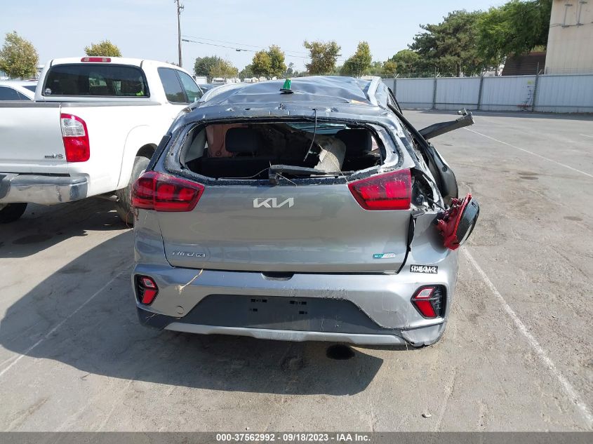 KNDCB3LCXN5514933 Kia Niro LX 16