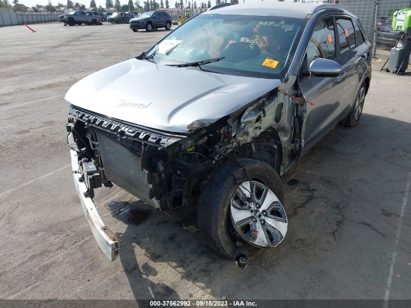 KNDCB3LCXN5514933 Kia Niro LX 6