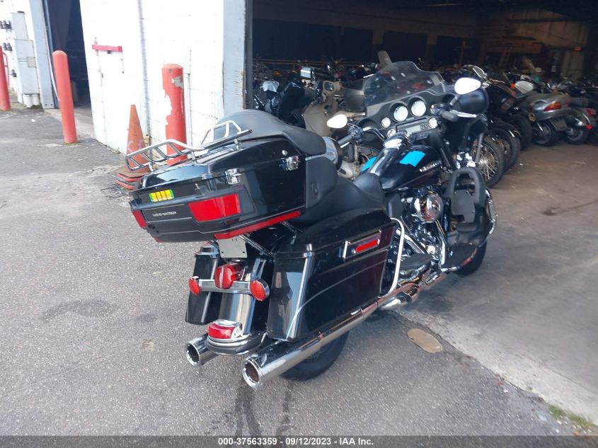 2011 HARLEY-DAVIDSON FLHTK 1HD1KEM17BB650660
