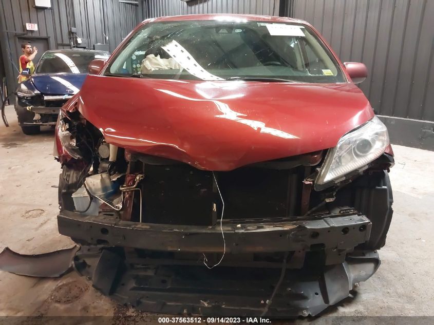 2018 TOYOTA SIENNA LE - 5TDKZ3DC6JS940841