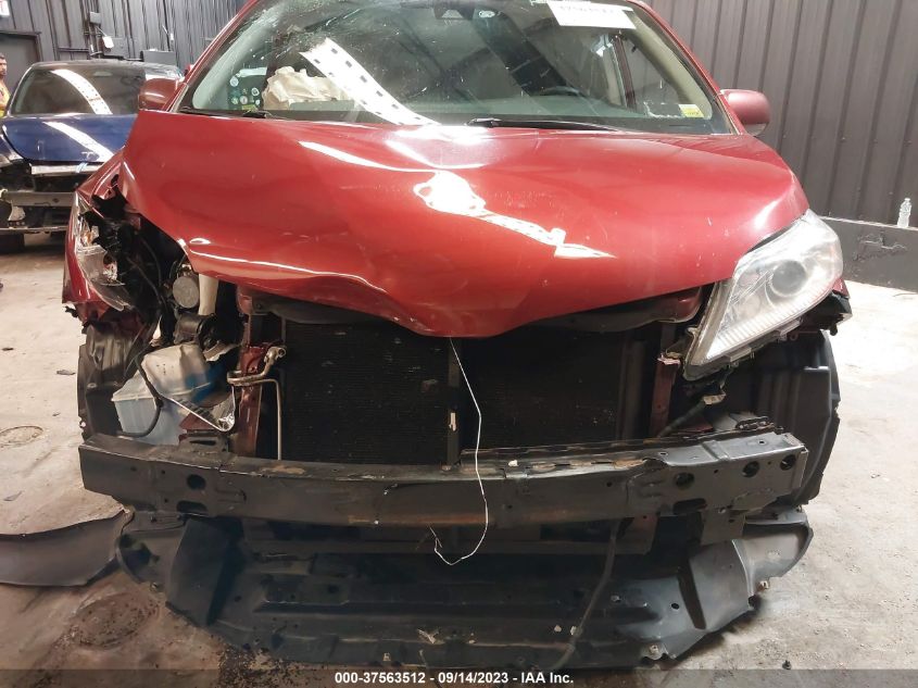 2018 TOYOTA SIENNA LE - 5TDKZ3DC6JS940841