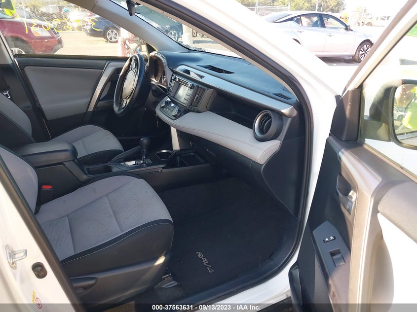 VIN JTMRFREV9HD201205 2017 TOYOTA RAV4 XLE