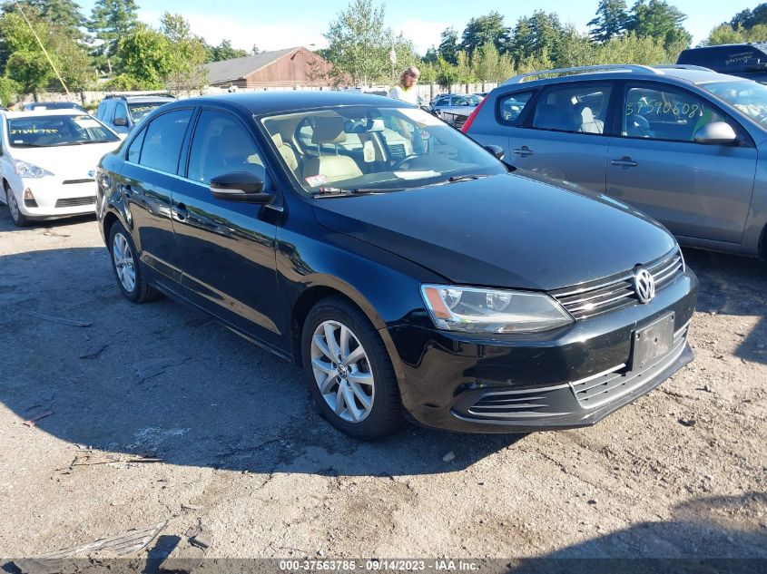 2014 VOLKSWAGEN JETTA SEDAN SE W/CONNECTIVITY - 3VWD17AJ3EM417614