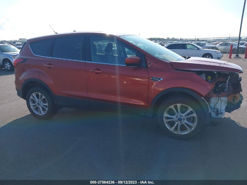 2019 FORD ESCAPE SE - 1FMCU9GD9KUA19944