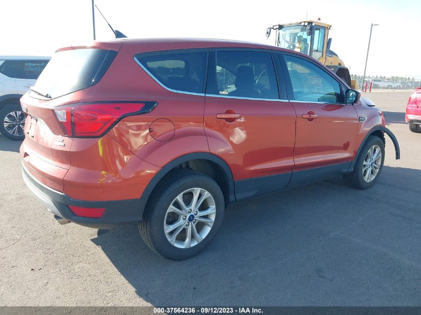 2019 FORD ESCAPE SE - 1FMCU9GD9KUA19944