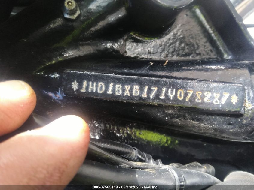 2001 HARLEY-DAVIDSON FLSTFI - 1HD1BXB171Y078287