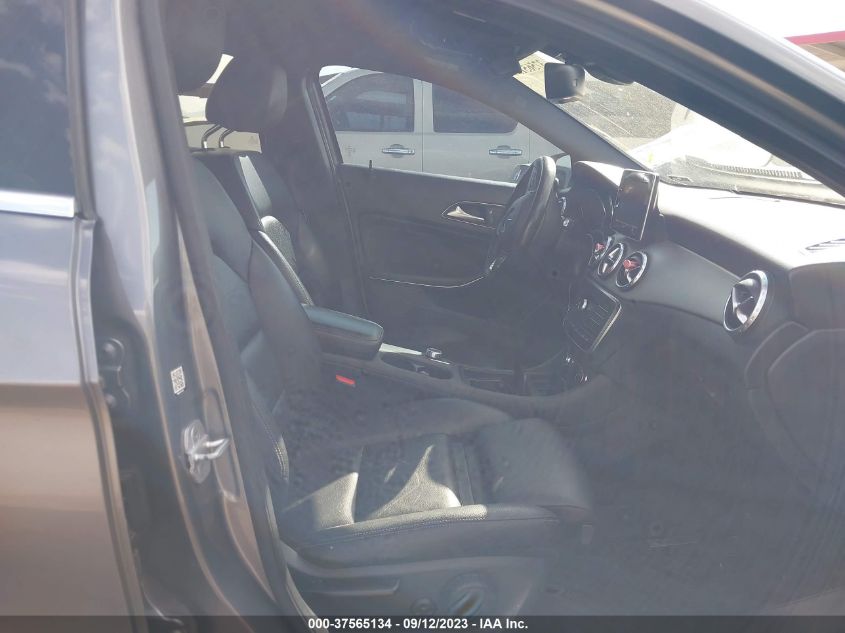 2016 MERCEDES-BENZ GLA GLA 250 - WDCTG4GB4GJ199320