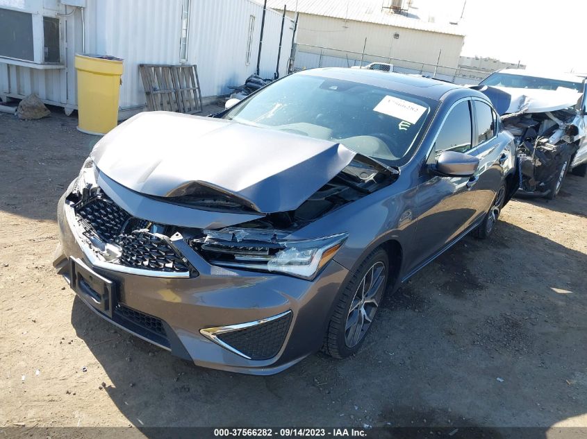 19UDE2F71KA015575 Acura ILX PREMIUM/TECHNOLOGY 2