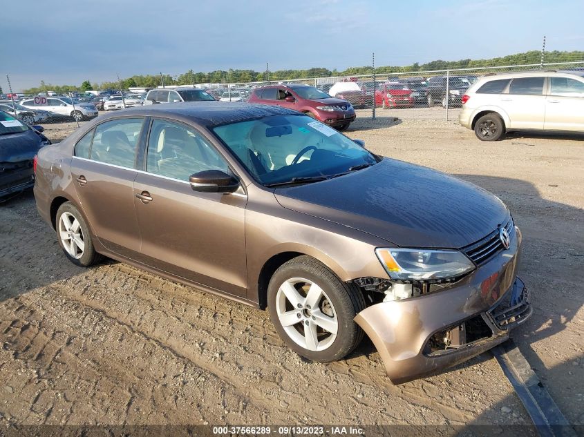 2014 VOLKSWAGEN JETTA SEDAN TDI - 3VWLL7AJXEM360320