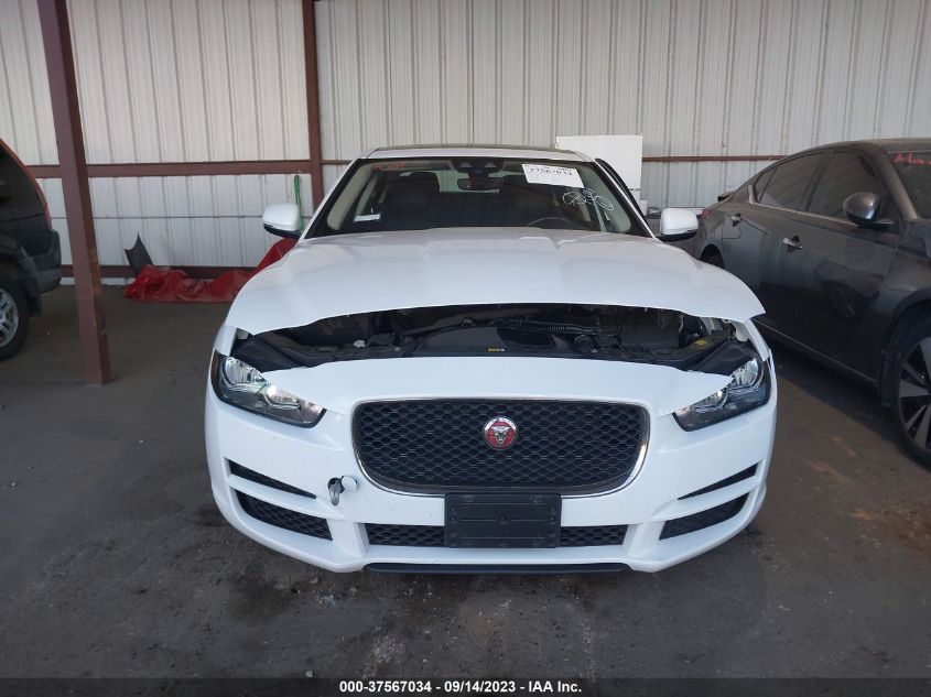 SAJAR4FX5KCP49935 Jaguar XE   12