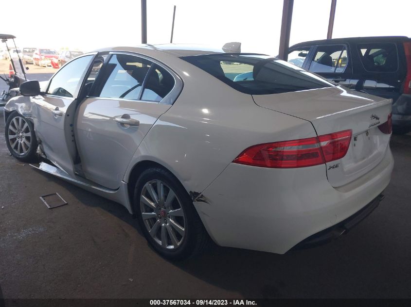 VIN SAJAR4FX5KCP49935 2019 JAGUAR XE