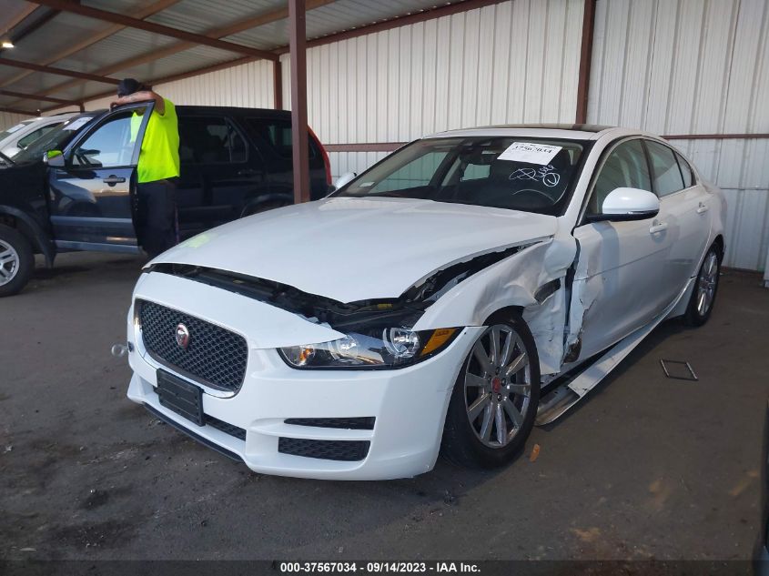 VIN SAJAR4FX5KCP49935 2019 JAGUAR XE