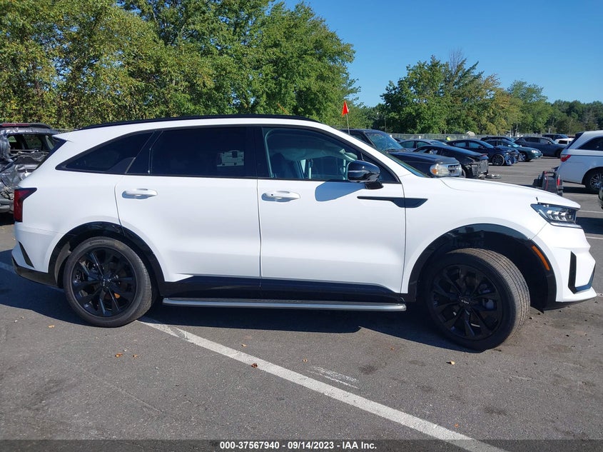 VIN 5XYRK4LF0NG099090 2022 KIA SORENTO SX/SXP