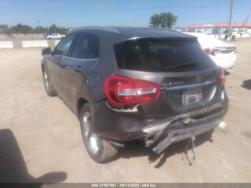 2015 MERCEDES-BENZ GLA-CLASS GLA 250 - WDCTG4EB8FJ132592