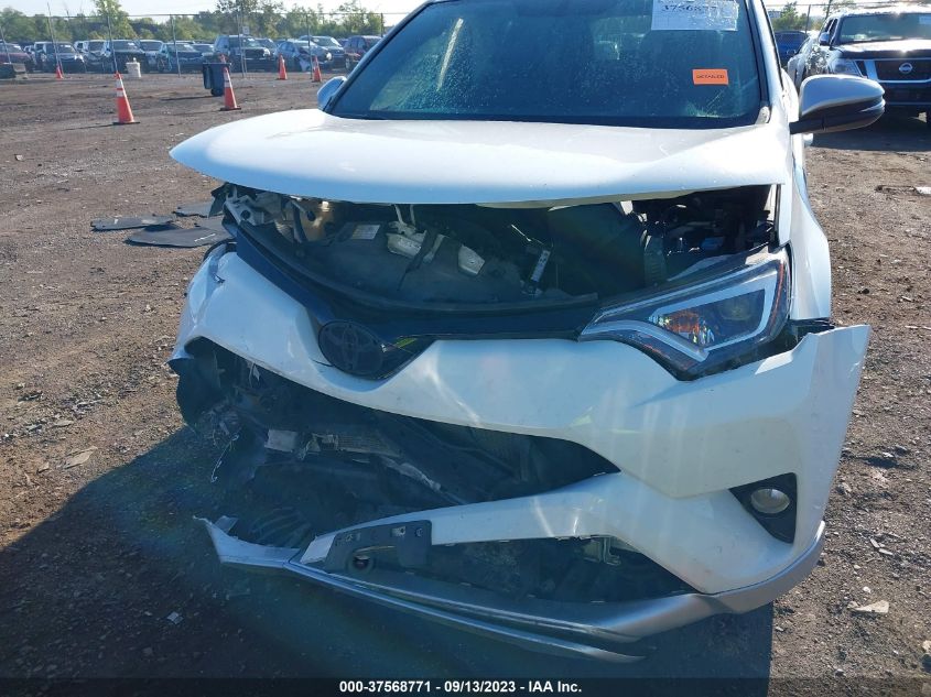 2016 TOYOTA RAV4 SE - JTMJFREV4GD184535