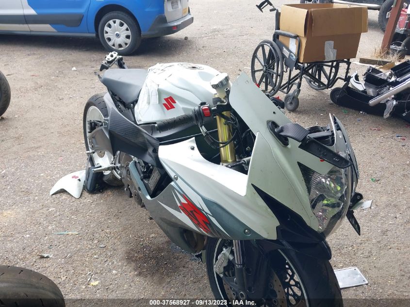 2011 SUZUKI GSX750 - JS1GR7MA9B2101023