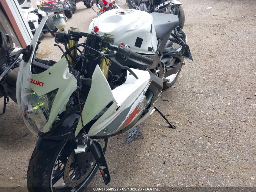 2011 SUZUKI GSX750 JS1GR7MA9B2101023