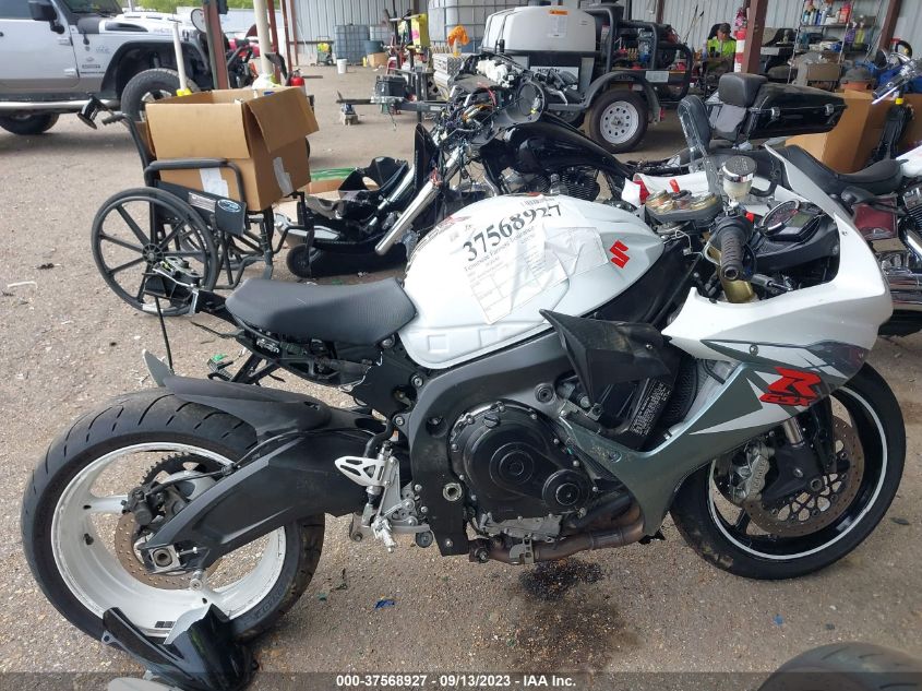 2011 SUZUKI GSX750 JS1GR7MA9B2101023