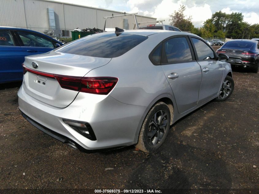 3KPF24AD0ME390706 Kia Forte LXS 4