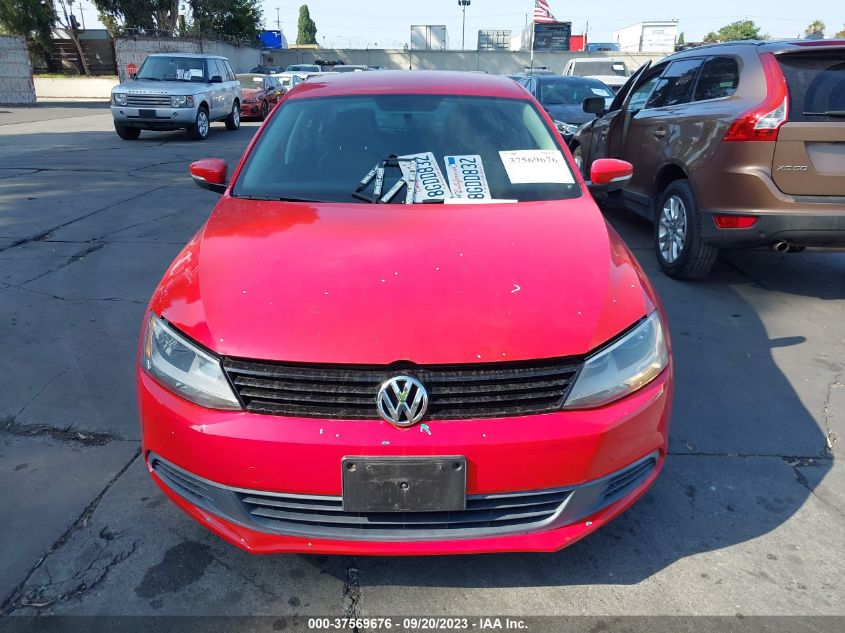 2014 VOLKSWAGEN JETTA SEDAN SE - 3VWD17AJ4EM415726