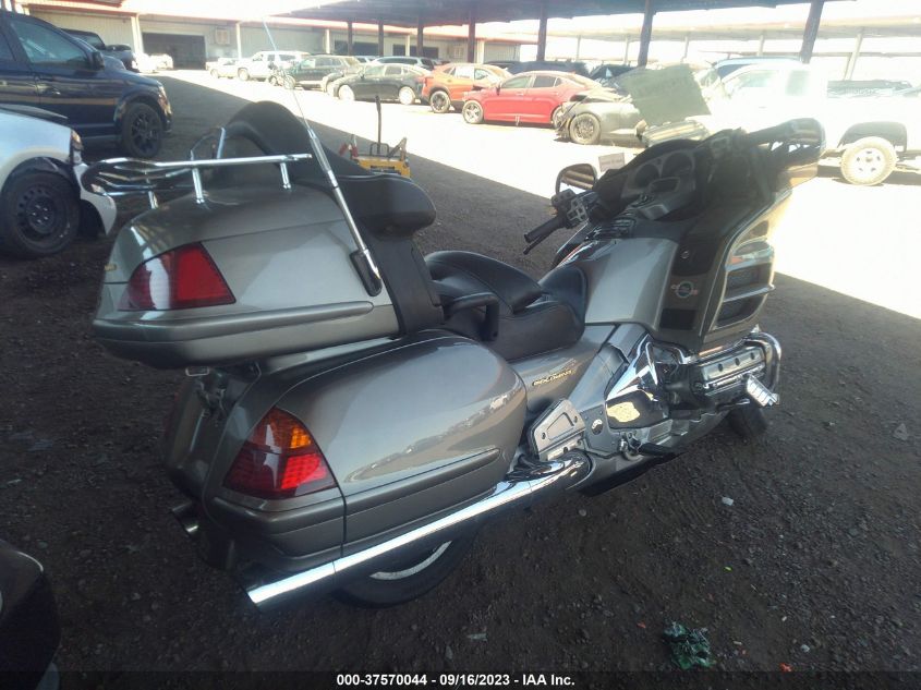 2002 HONDA GL1800 1HFSC470X2A100462