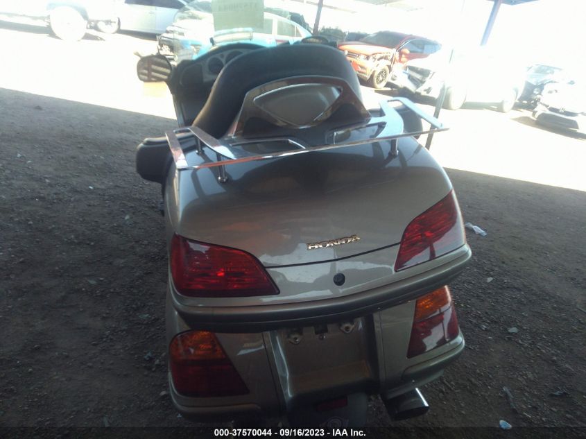 2002 HONDA GL1800 1HFSC470X2A100462