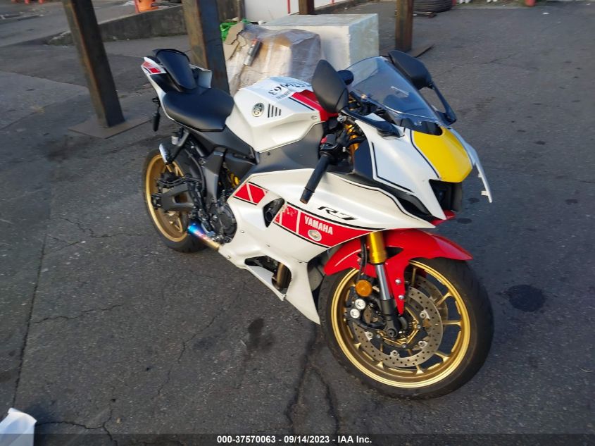 VIN JYARM38E6NA003298 2022 YAMAHA YZFR7