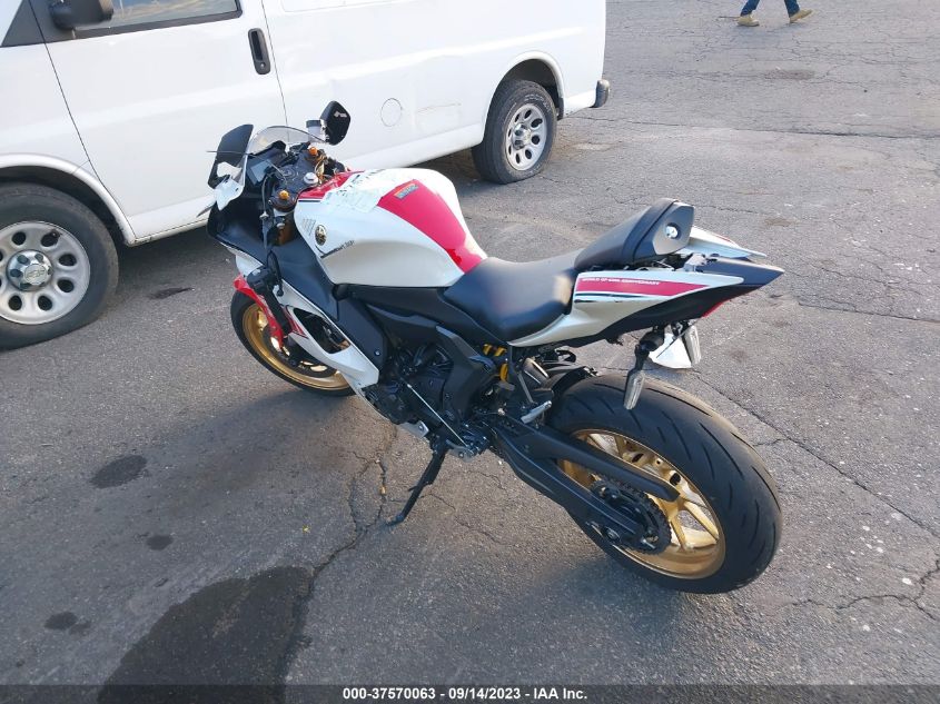 VIN JYARM38E6NA003298 2022 YAMAHA YZFR7