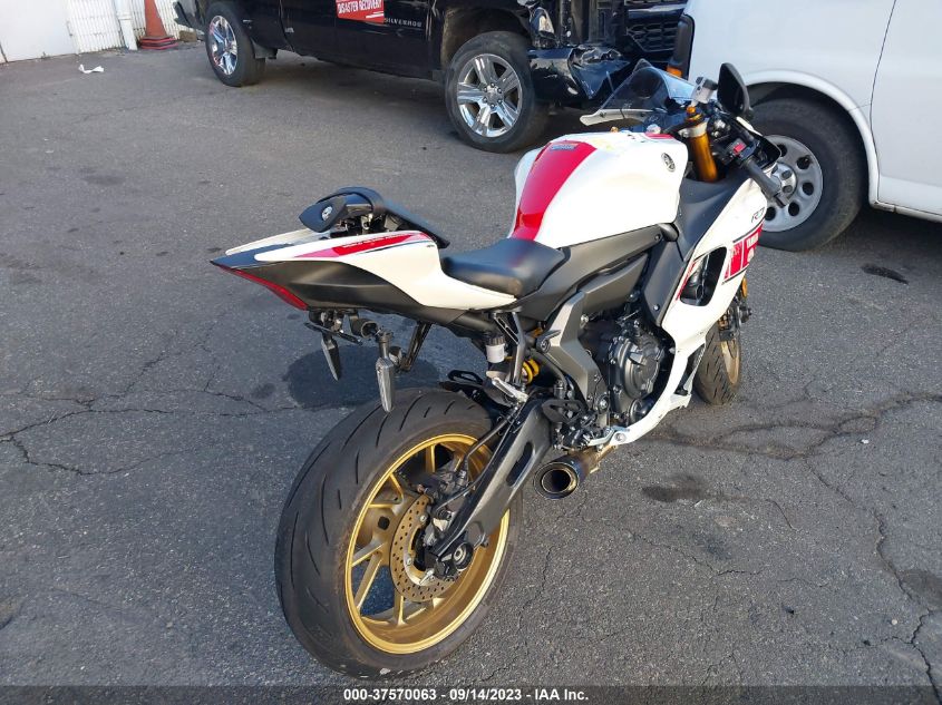 VIN JYARM38E6NA003298 2022 YAMAHA YZFR7