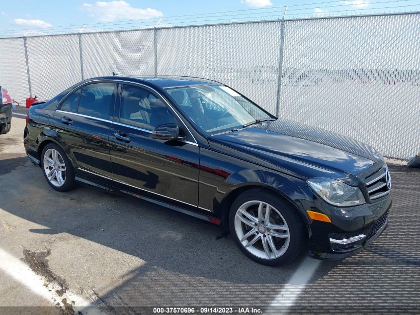 2014 MERCEDES-BENZ C 250 SPORT/LUXURY - WDDGF4HBXEA945877