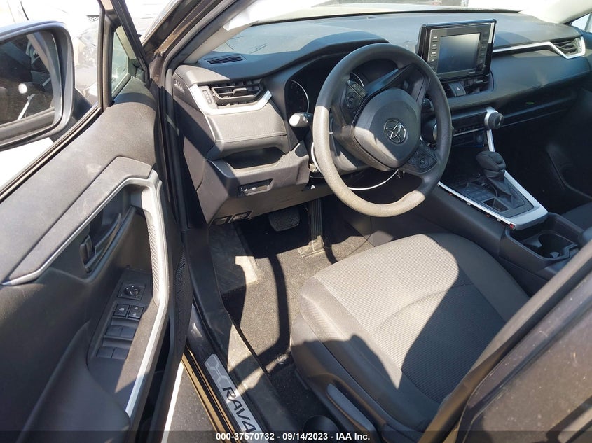 VIN 2T3F1RFV9MC228550 2021 TOYOTA RAV4 LE