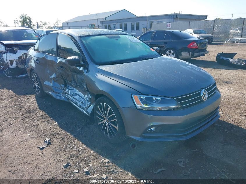 2015 VOLKSWAGEN JETTA SEDAN 1.8T SPORT - 3VWD17AJ4FM217584