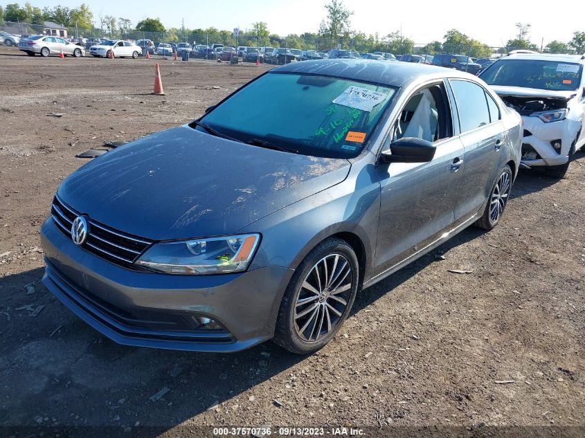 2015 VOLKSWAGEN JETTA SEDAN 1.8T SPORT - 3VWD17AJ4FM217584