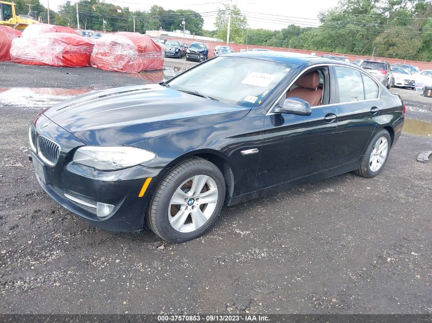 2013 BMW 5 SERIES 528I XDRIVE - WBAXH5C54DD111383