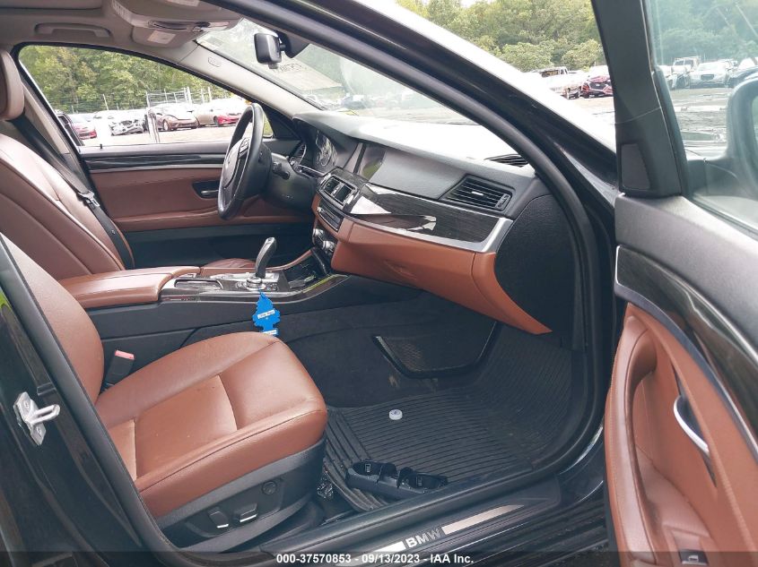2013 BMW 5 SERIES 528I XDRIVE - WBAXH5C54DD111383