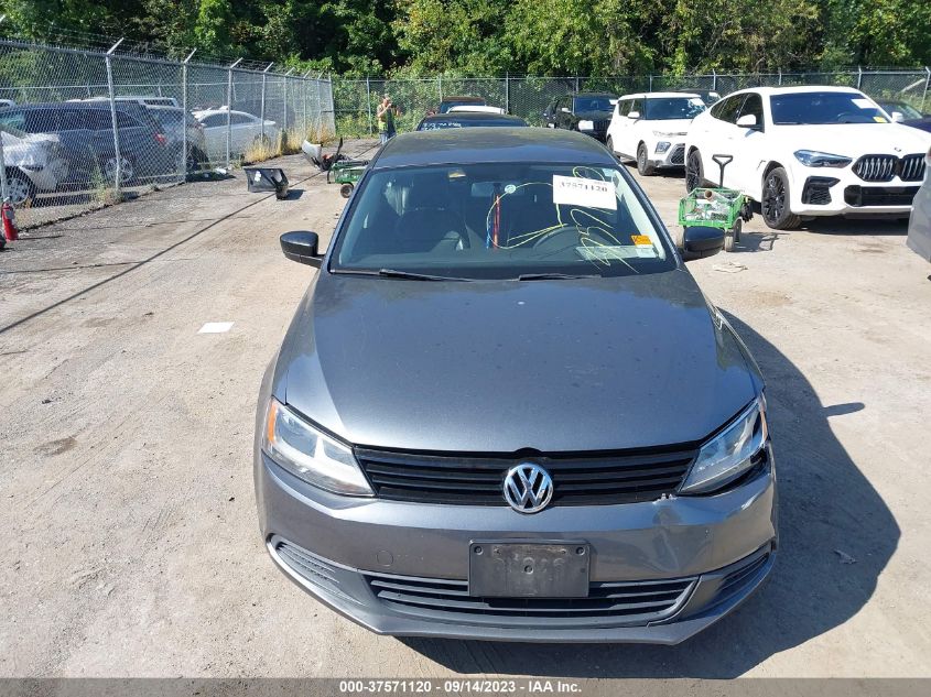 2014 VOLKSWAGEN JETTA SEDAN S - 3VW2K7AJ4EM291042