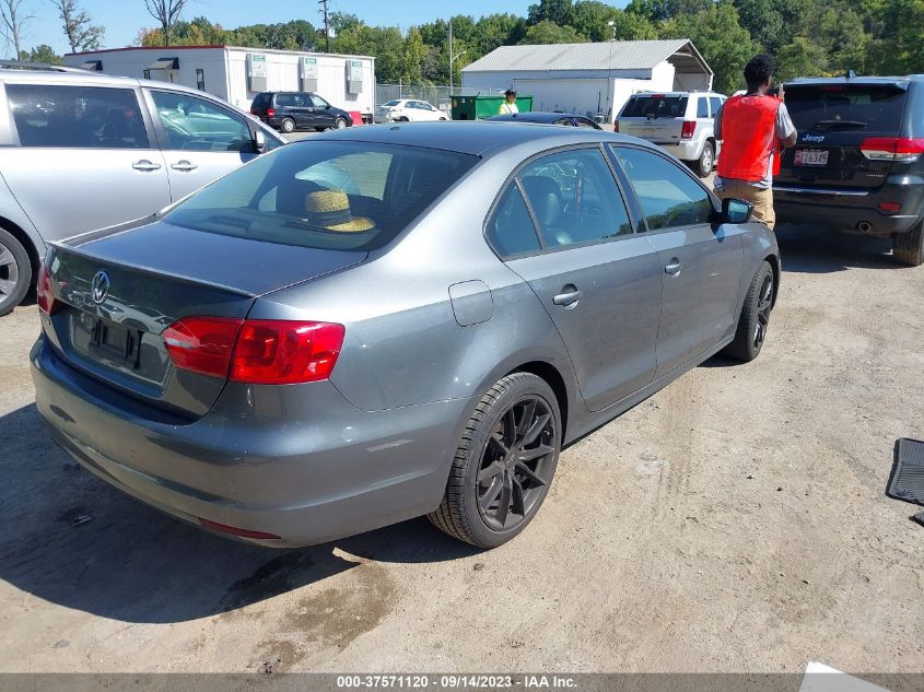 2014 VOLKSWAGEN JETTA SEDAN S - 3VW2K7AJ4EM291042