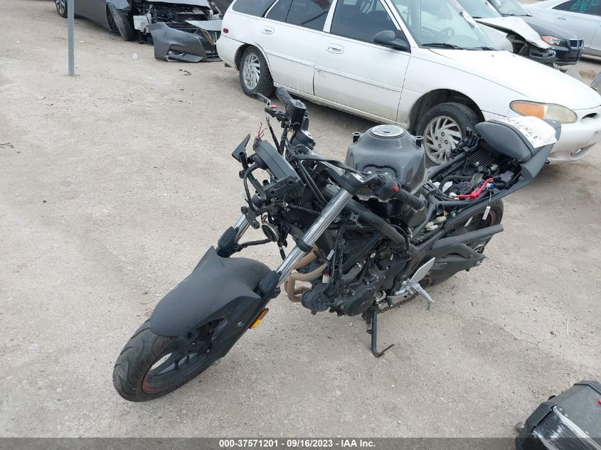 2017 YAMAHA YZFR3 MH3RH06YXHK016379