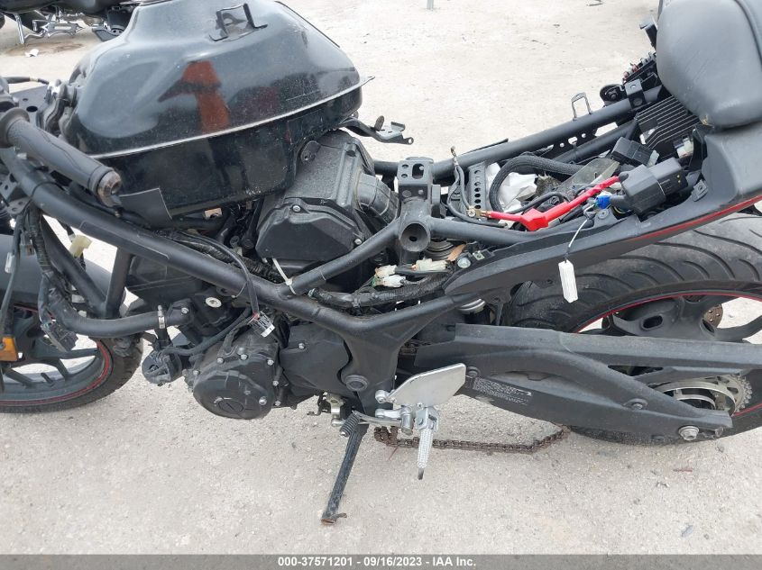 2017 YAMAHA YZFR3 MH3RH06YXHK016379