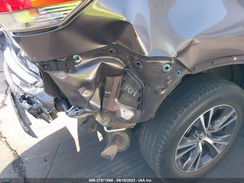 2018 TOYOTA HIGHLANDER LE - 5TDZARFH4JS033863