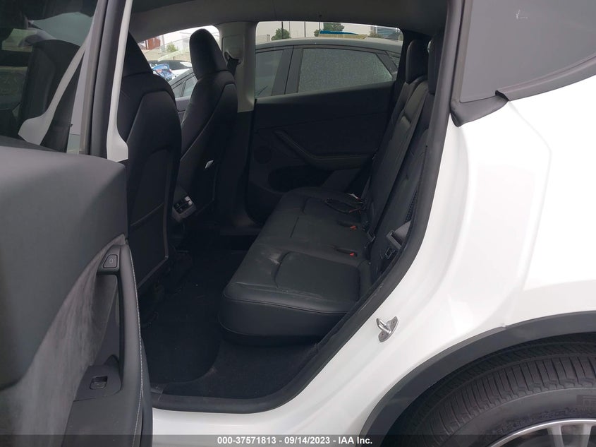 VIN 7SAYGDEE2PA137723 2023 TESLA MODEL Y LONG RANGE