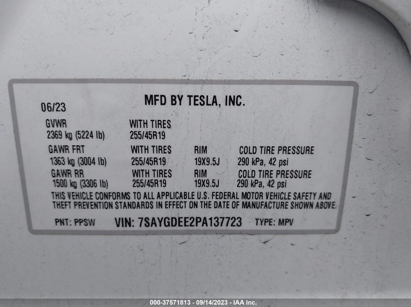 VIN 7SAYGDEE2PA137723 2023 TESLA MODEL Y LONG RANGE