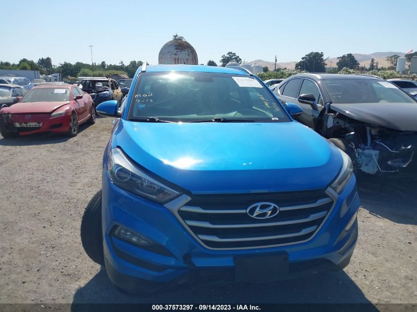 2017 HYUNDAI TUCSON SE PLUS - KM8J33A45HU491907