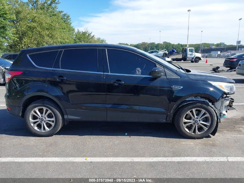 2017 FORD ESCAPE SE - 1FMCU9GD4HUC70752