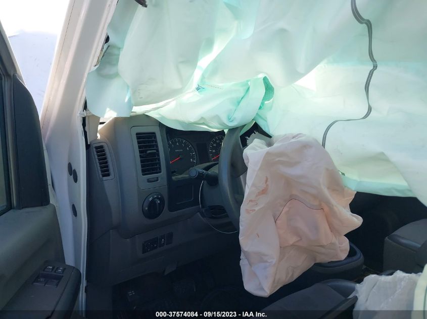 2016 NISSAN NV CARGO NV2500 HD SV V6 1N6BF0LY9GN800377